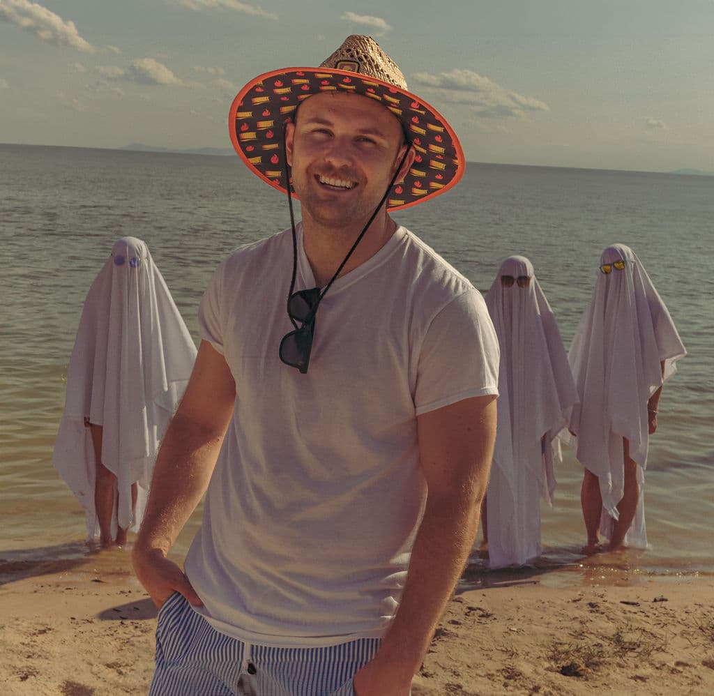 beachghosts 18 - Ghosts On The Beach