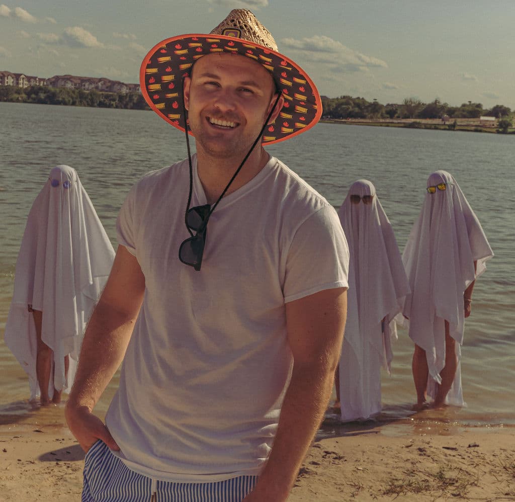 beachghosts 19 - Ghosts On The Beach