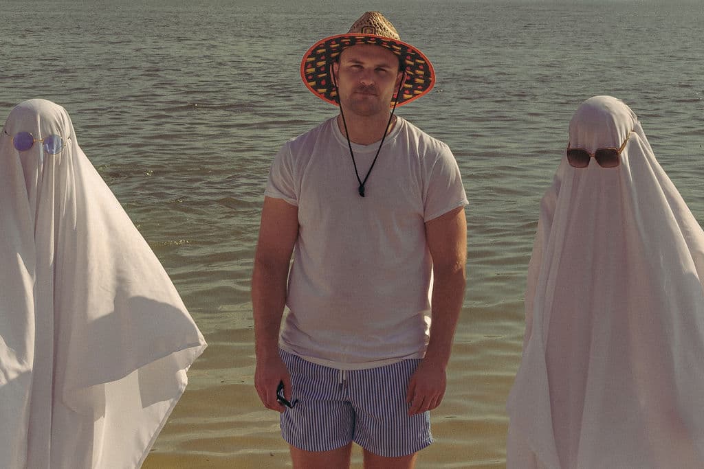 beachghosts 23 - Ghosts On The Beach