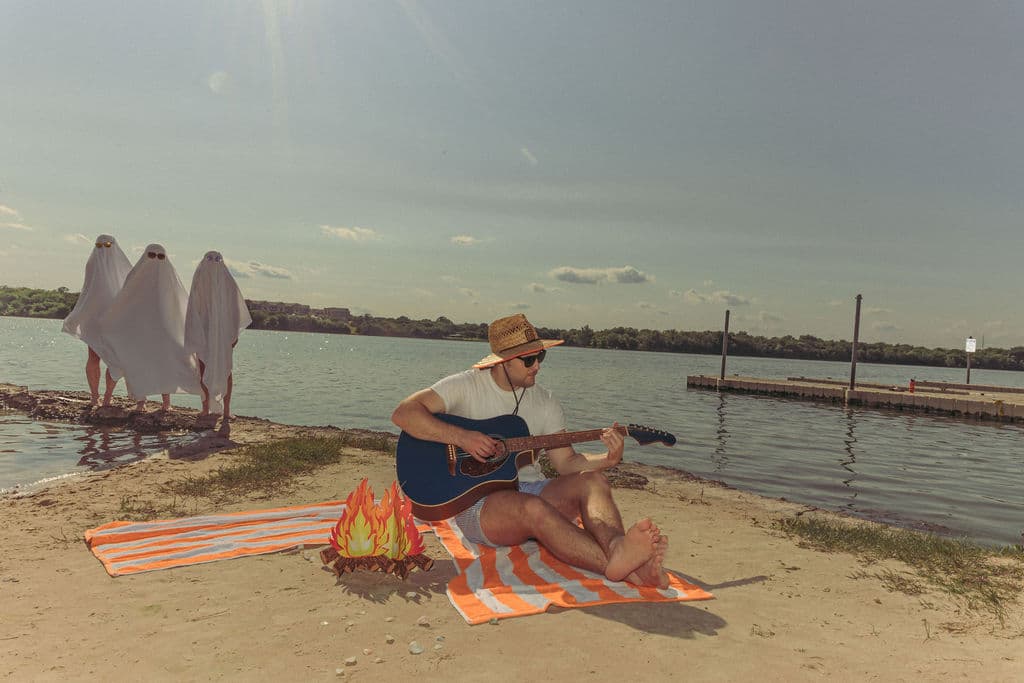 beachghosts 28 - Ghosts On The Beach