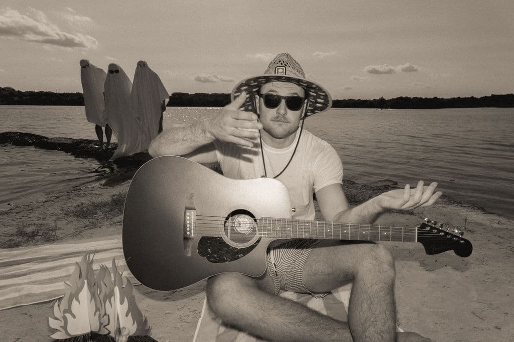 beachghosts 33 - Ghosts On The Beach